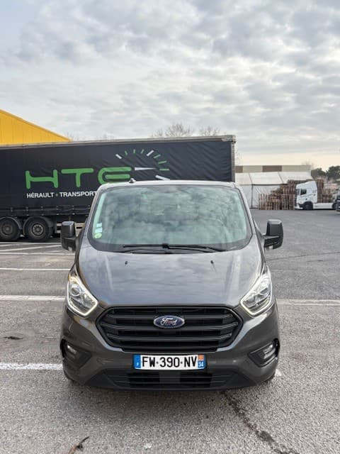 Van Ford Transit 9 places — face avant